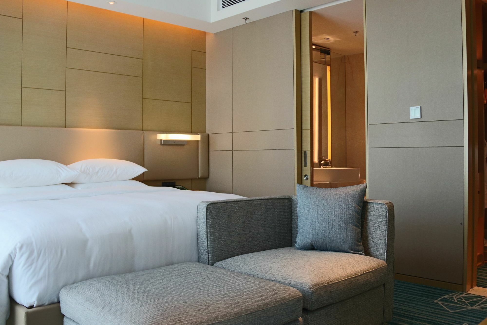 คอร์ตยาร์ด ซุนเตอ หลงเจียง Hotel ซุ่นเต๋อ ภายนอก รูปภาพ